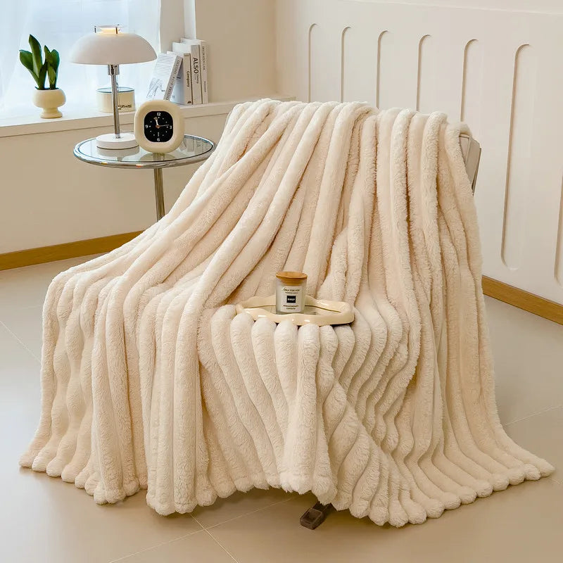Luxurious Super Soft Faux Rabbit Fur Blanket - Warm & Cozy Throw for Couch, Bed & Travel - Versatile All-Season Gift
